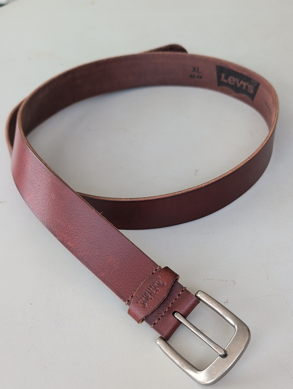 Levi's Men's Chestnut Brown Leather Belt with Silver Buckle XL ( 42-44) Classic